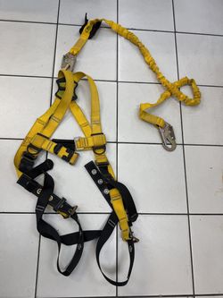 Size XL XXL Guardian fall protection full body harness with 6’ lanyard