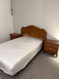 Full size Bed with 2 Night Stands