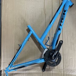 TREK 820 Bicycle Frame With SHIMANO crank