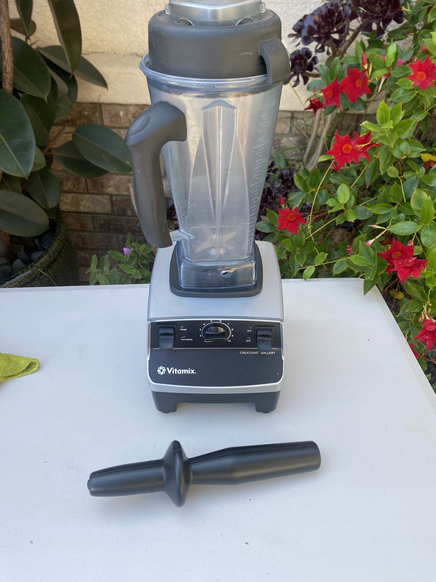 VITAMIX BLENDER MODEL VMO103
