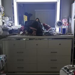 Valentino 9 Drawer Dresser 