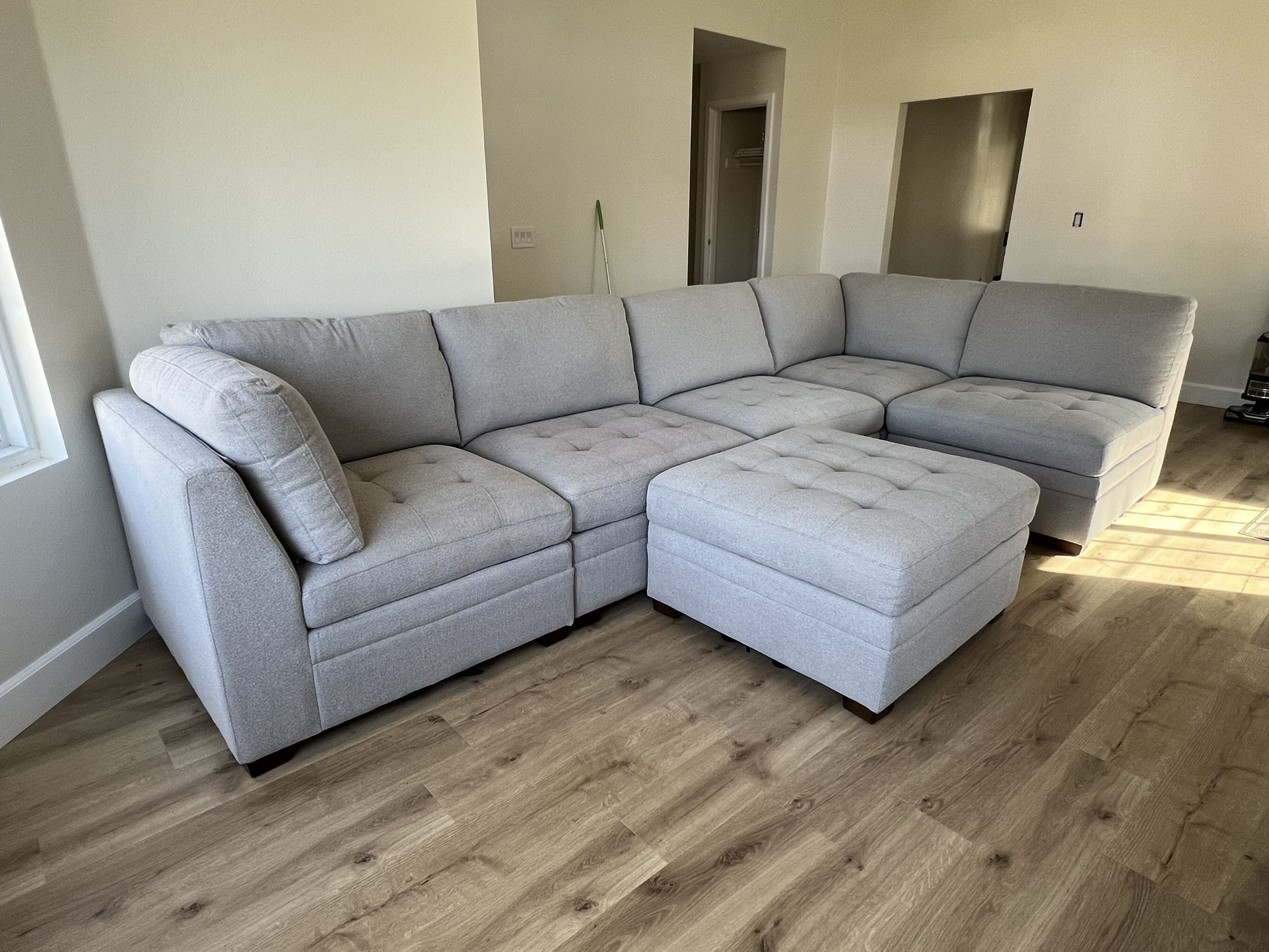 Thomasville 6-piece Sectional Couch