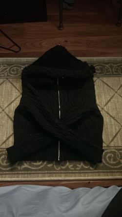 Black puffy hoodie sweater