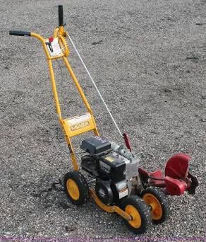 MacLaine Sidewalk Edger