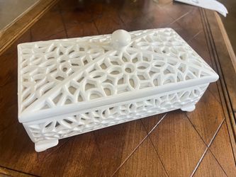 Unusual and Elegant Cigarette Box with matching ashtrays