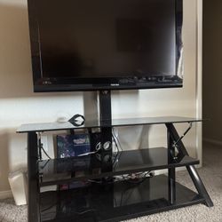 TV Stand Plus 40in LCD TV