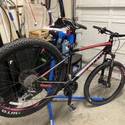 Giant Talon Mountain Bike