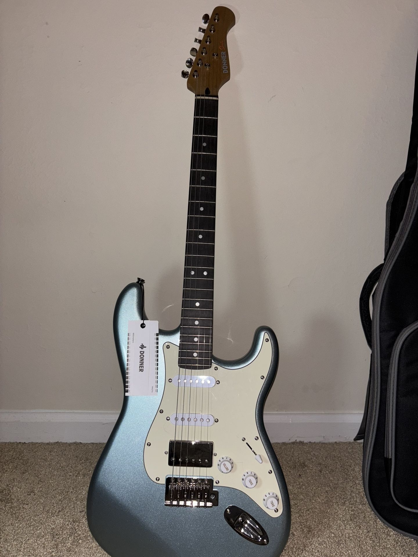 Donner DST-152R Electric Guitar