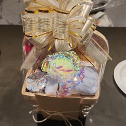 Last minute, Thoughtful Mother's day gift baskets. Inquire for details 🥰💕