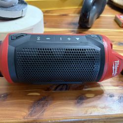 BT Speaker With 2.0Ah Battery + Charger