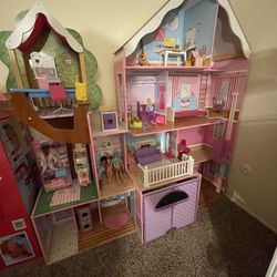 Doll House 