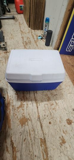 Rubbermaid Cooler