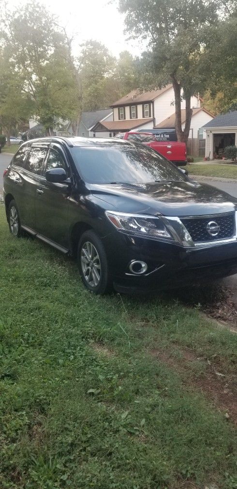 NISSAN PATHFINDER V6 2013 186 K