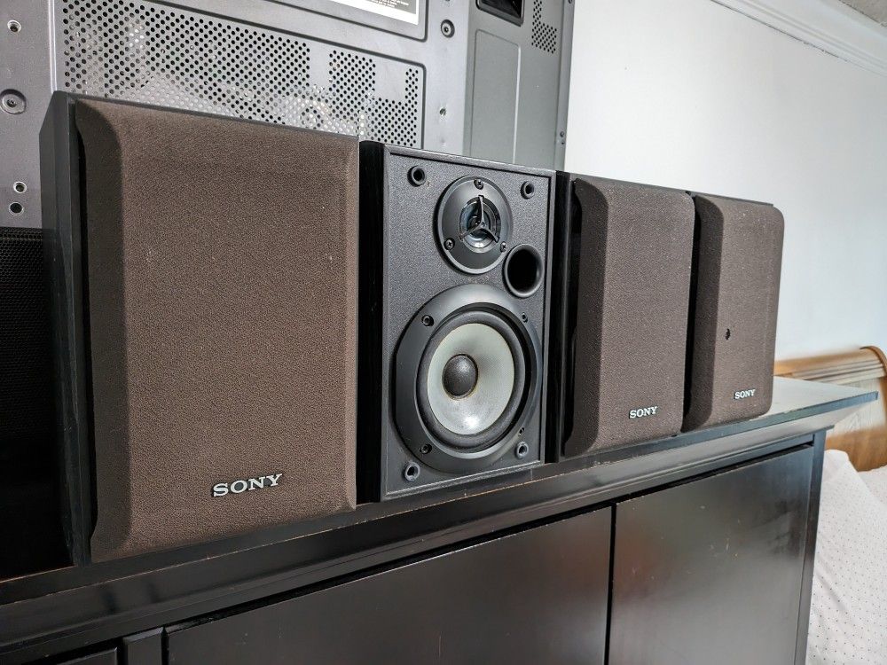 Four Sony SSB1000 Bookshelf Speakers for Sale in Quail Heights, FL
