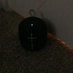 Speaker That Goes Loud Including À Charger