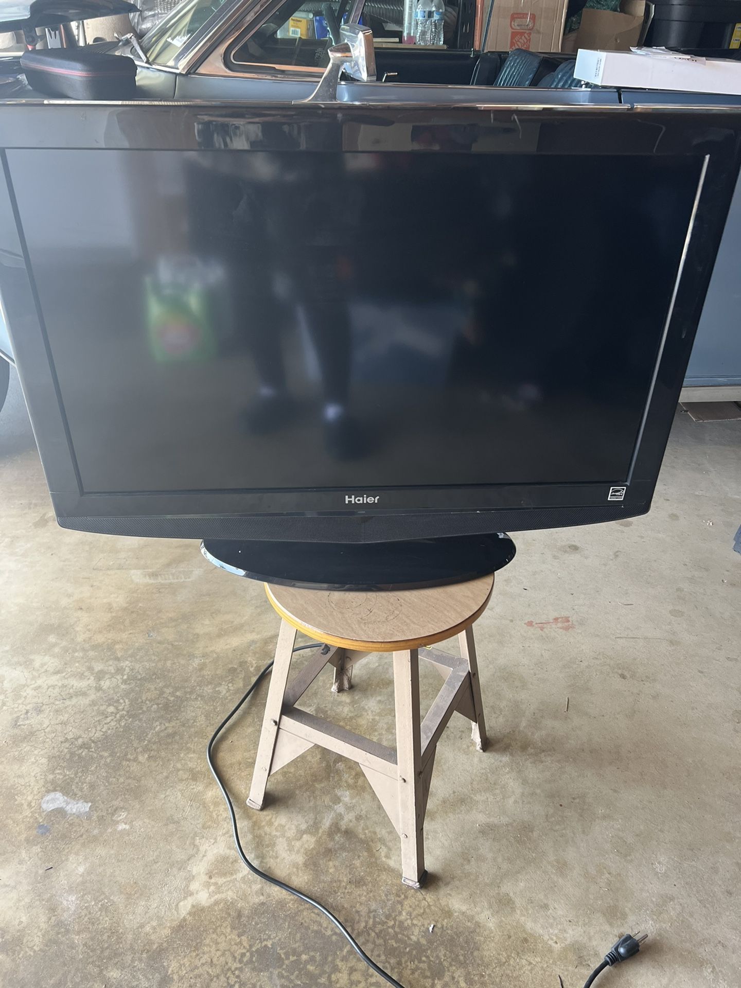 Haier TV 32 Inches