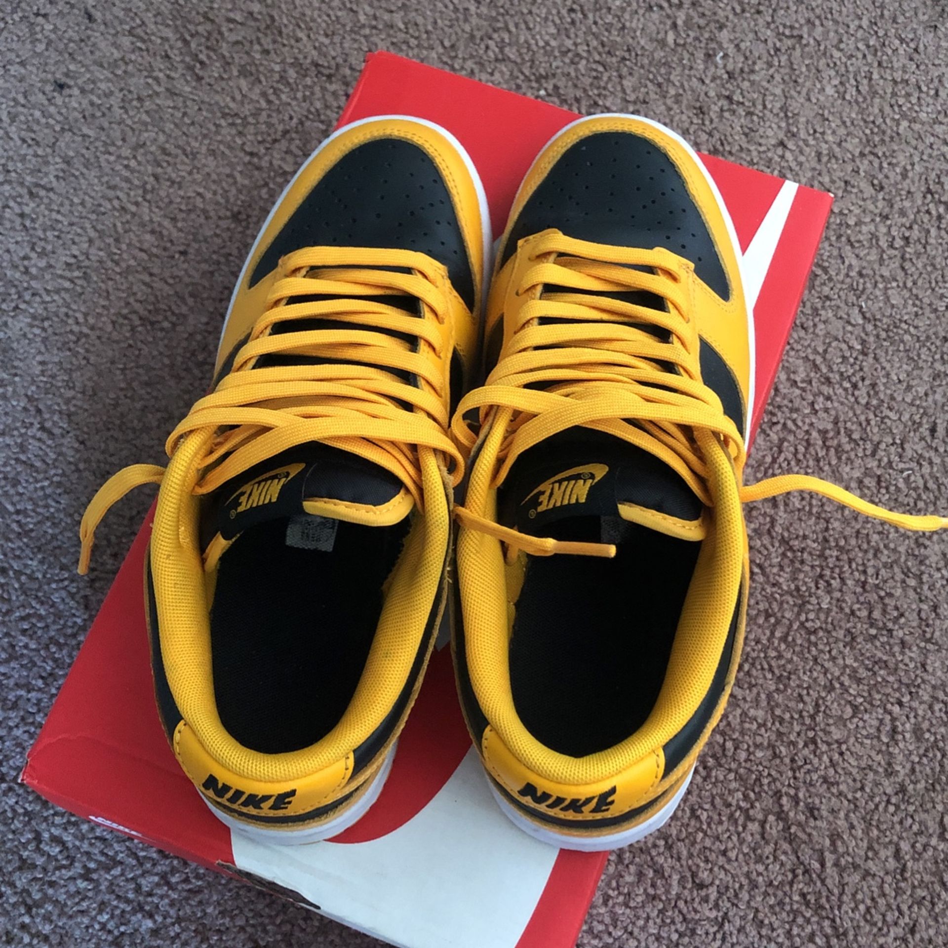 Nike Dunks Yellow And Gold Size 8