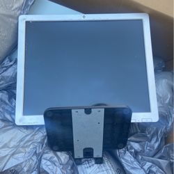 Older Desktop Pc With Monitor And Mouse