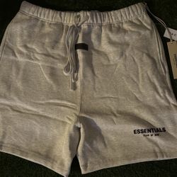 ESSENTIAL SHORTS 