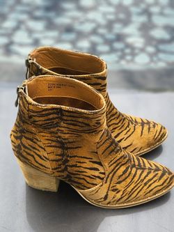 Beast Pony Boots