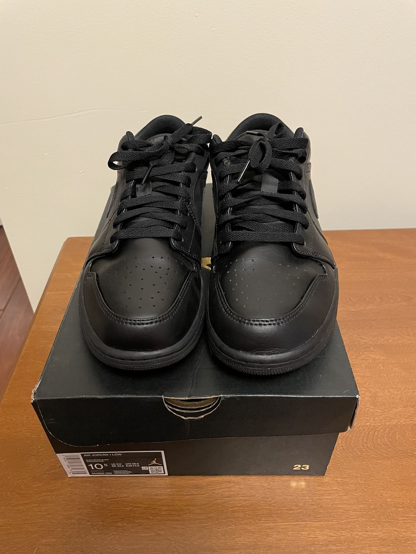 Jordan 1 Low Triple Black - Size 10.5 🔥