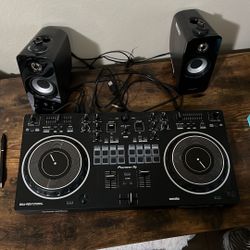 Pioneer DJ DDJ-REV1 2-deck Serato DJ Controller