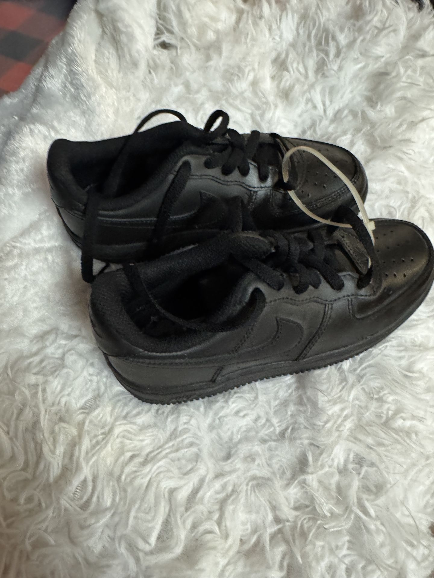 New Nike Stylish Ai Force 1 LE Size 13kids