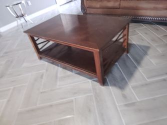 Free center table