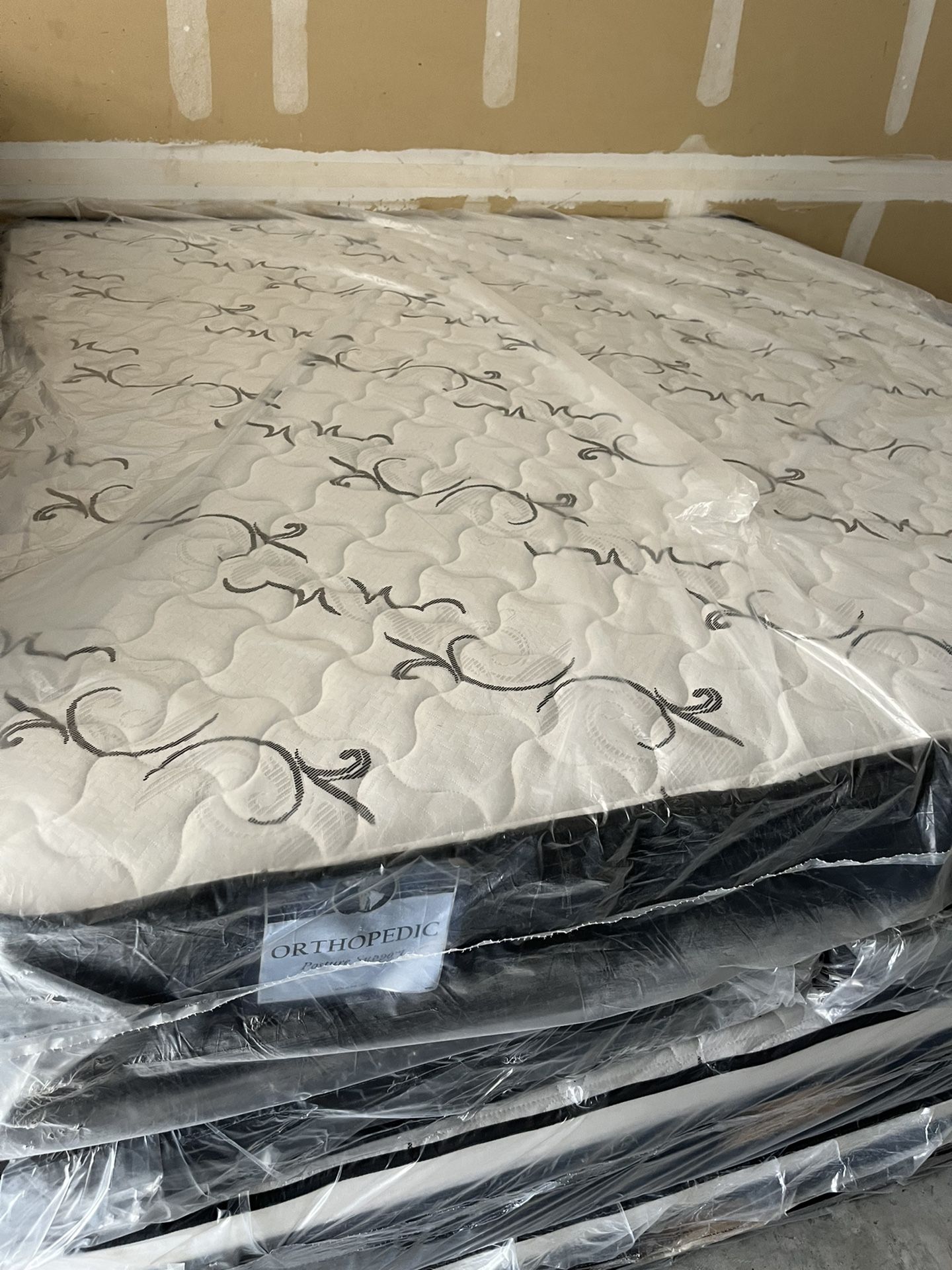 🔥🔥70% DE DESCUENTO EN COLCHÓN SUPERIOR DE FELPA A ESTRENAR TWIN FULL QUEEN Y KING A PARTIR DE $ 150 CON EL MEJOR PRECIO EN LA CIUDAD ORTHOPEDICO