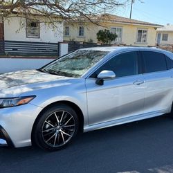 2021 Toyota Camry SE Onix Silver, Clean Title in Hand, 1 Original Owner