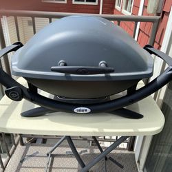 NEW Weber Electric Table Top Barbecue Grill - $250
