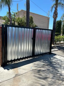 Puertas para basurero de negocio