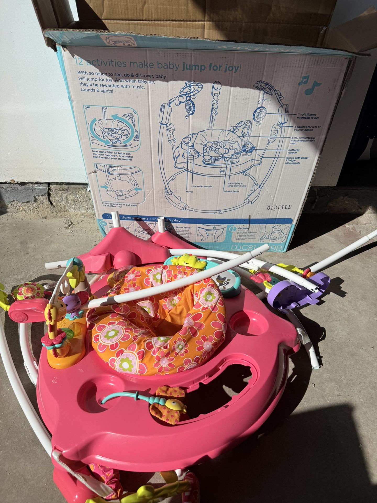 Fisher-Price Baby Bouncer Pink Petals Jumperoo Activity Center with Music and Lights, Unisex