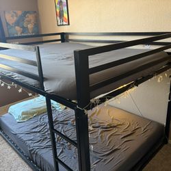 Metal Bunk Bed (77.5”Lx56.5”Wx54”H)