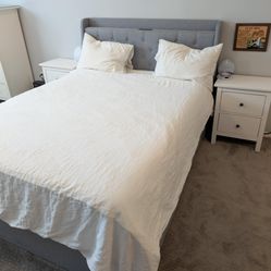Queen Tempurpedic Mattresw-MATTRESS ONLY
