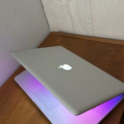 Apple MacBook Pro 15” I7/8GB/256GB SSD $175