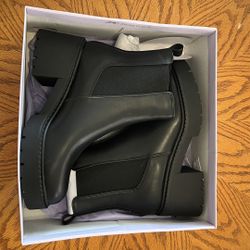Black Madden Girl Boots - Size 8.5