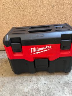 Milwaukee M18 2 Gallon Wet/Dry Vacuum (Vacuum-Only)