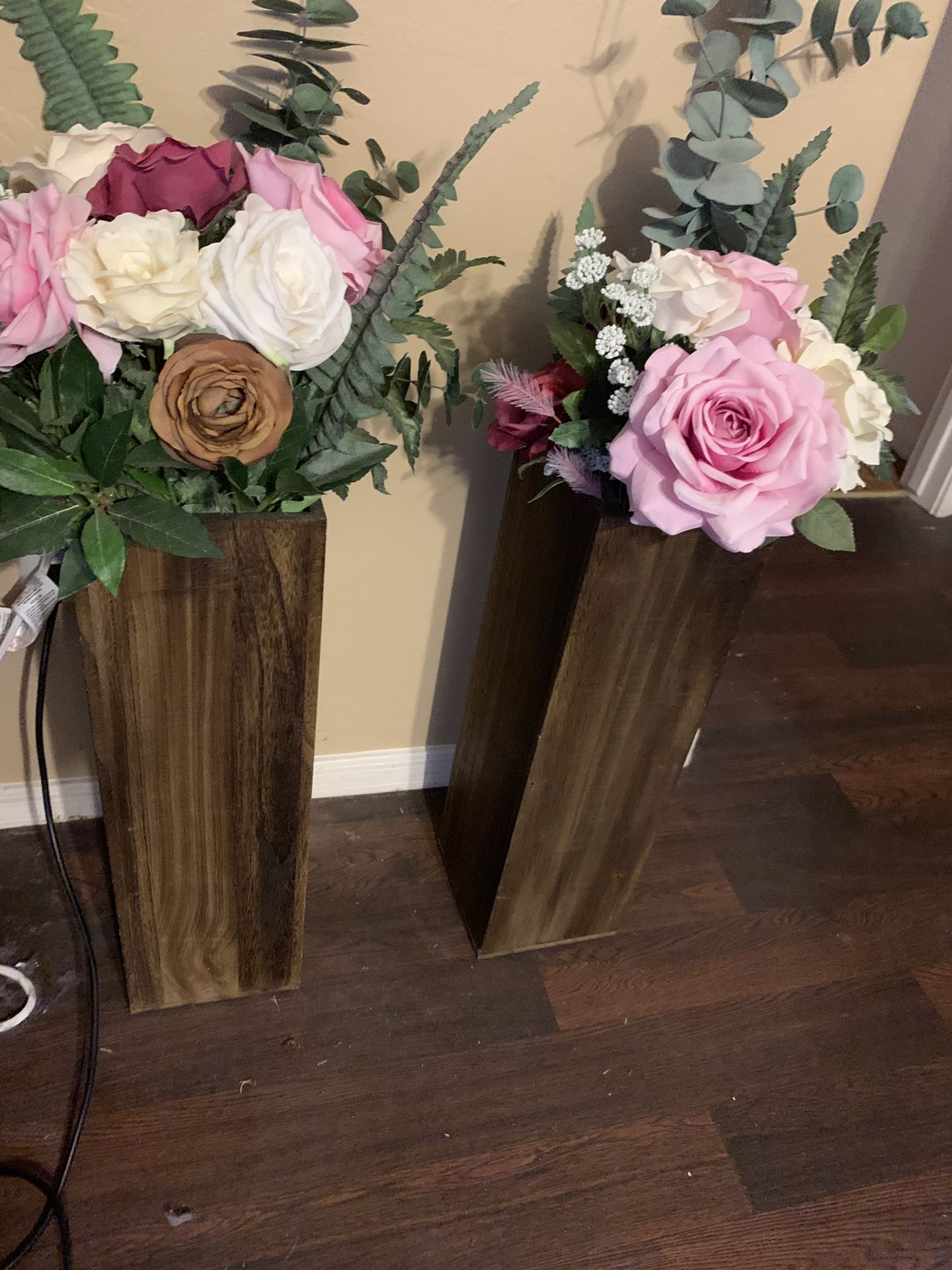 Wood flower vase/stand