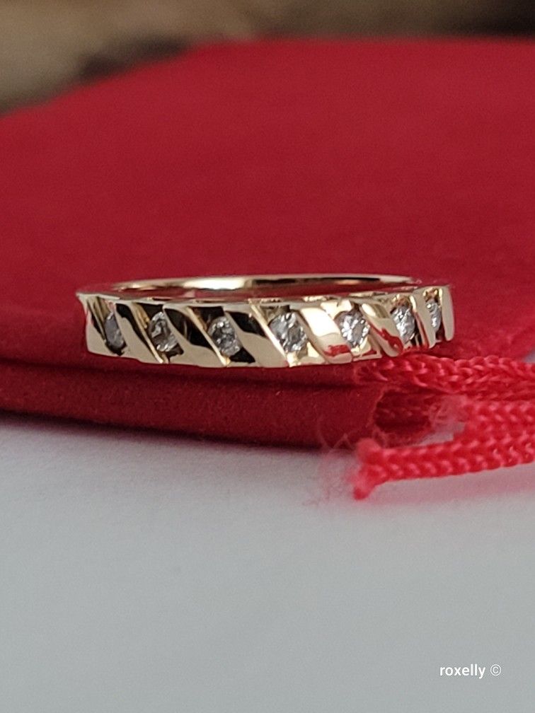 ❤️14k Size 5 Lovely Solid Yellow Gold Genuine Diamond Band Ring!/ Anillo de Banda de Oro con Diamantes Genuinos! 👌🎁Post Tags: Anillo de Oro