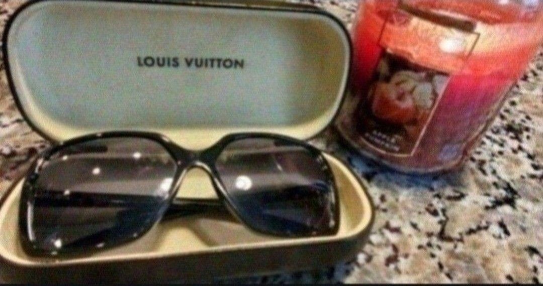 Women's Louis Vuitton glasses/sunglasses with LV case and Etched with LV in Glasses