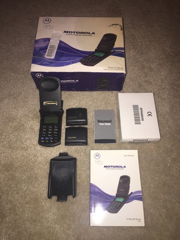 MOTOROLA STARTAC Digital ST7860W Flip Phone