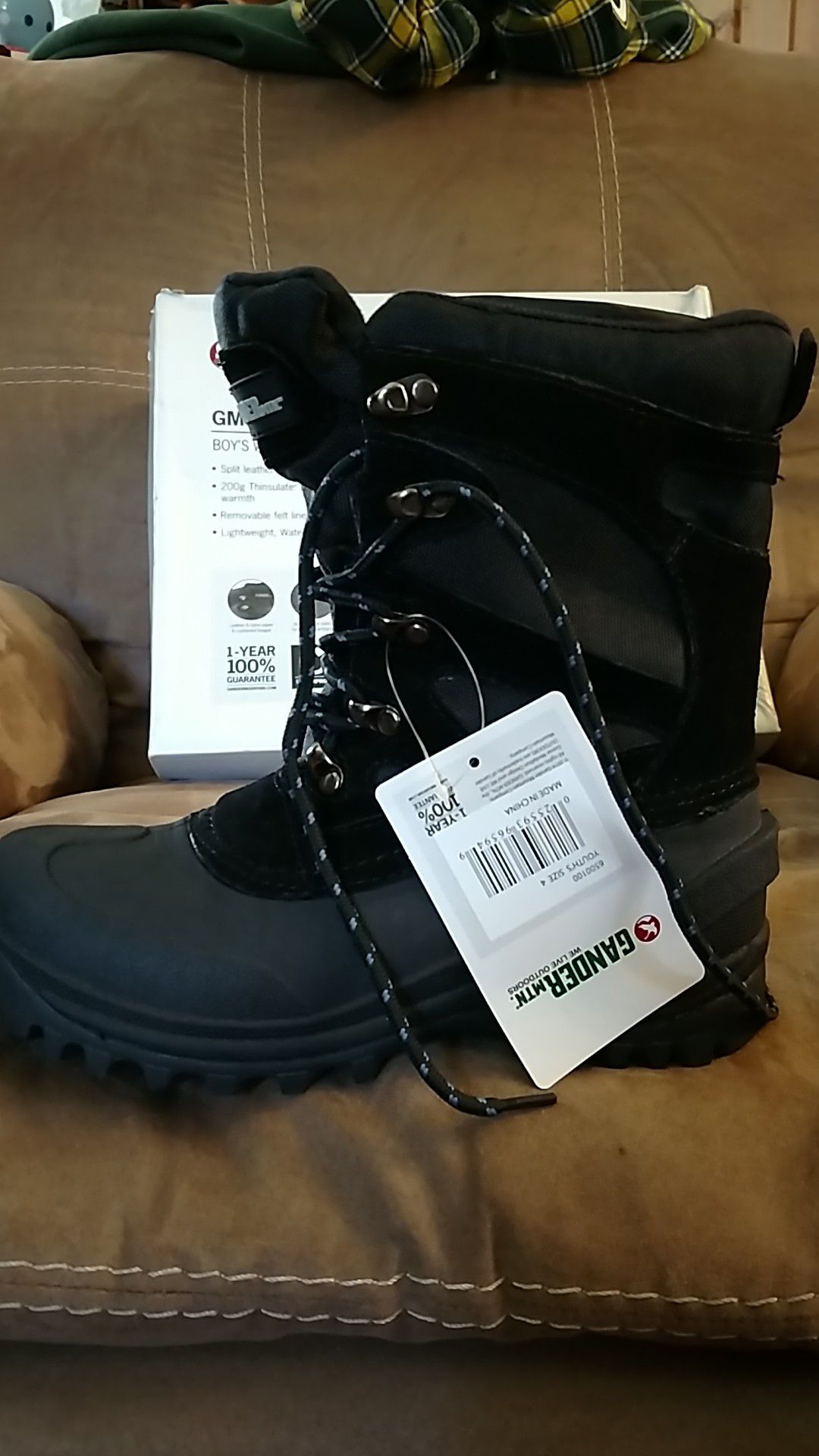 Youth (boys) size 4 winter boots