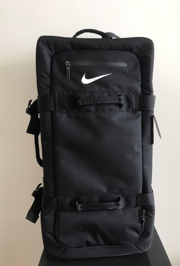 Nike “fifrtyone49” large roller suitcase