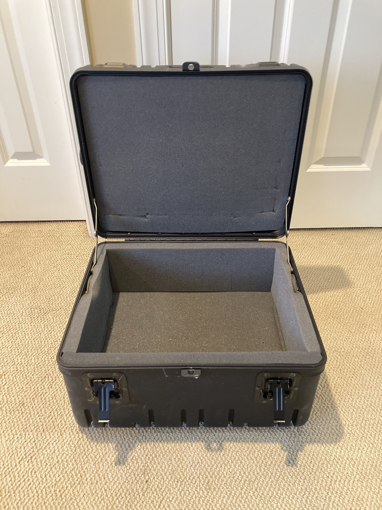 Heavy duty lockable case for tools, knives, or firearms