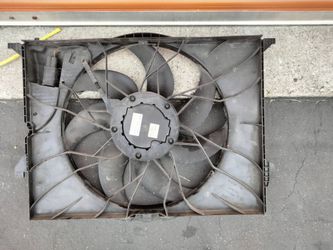 2007-2013 Mercedes S Class engine cooling Fan OEM.
