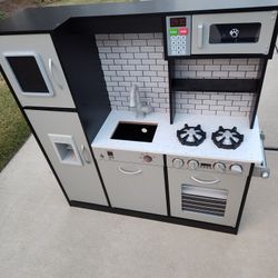 Play Kitchen Assembled 