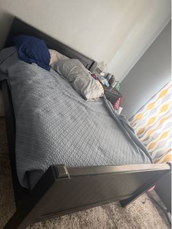 Full bed with mattress