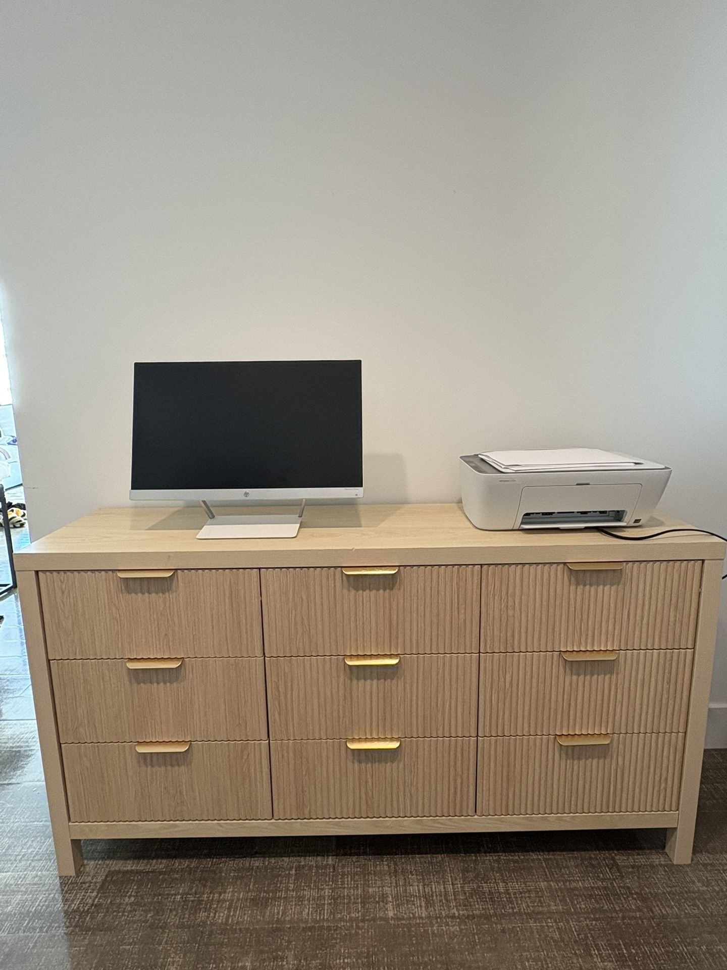 Fluted Dresser 9 Drawers