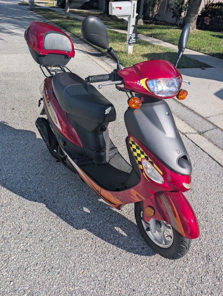 Tao 50cc Motor Scooter Moped